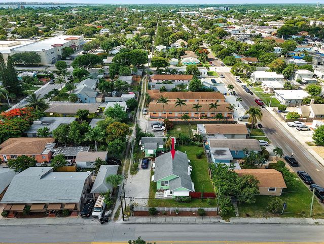713 10th Avenue N, Lake Worth Beach, FL 33460