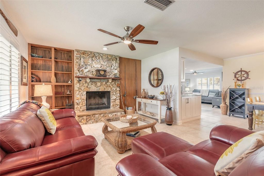 Image 11 of property listing at 977 SAND CREST DRIVE, Port Orange, FL 32127