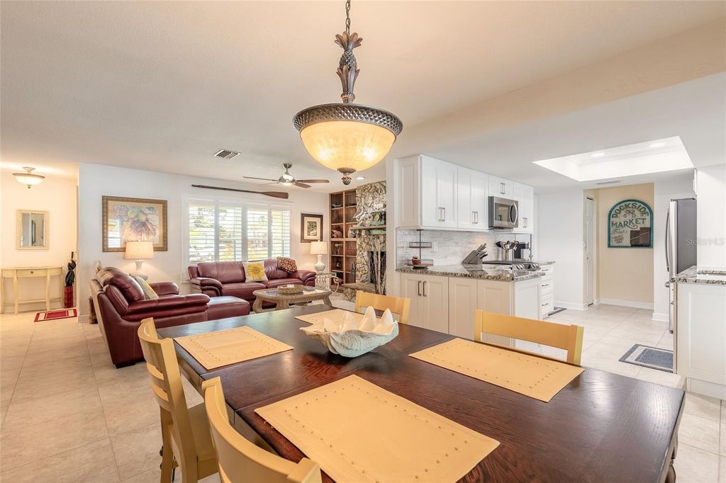 Image 16 of property listing at 977 SAND CREST DRIVE, Port Orange, FL 32127