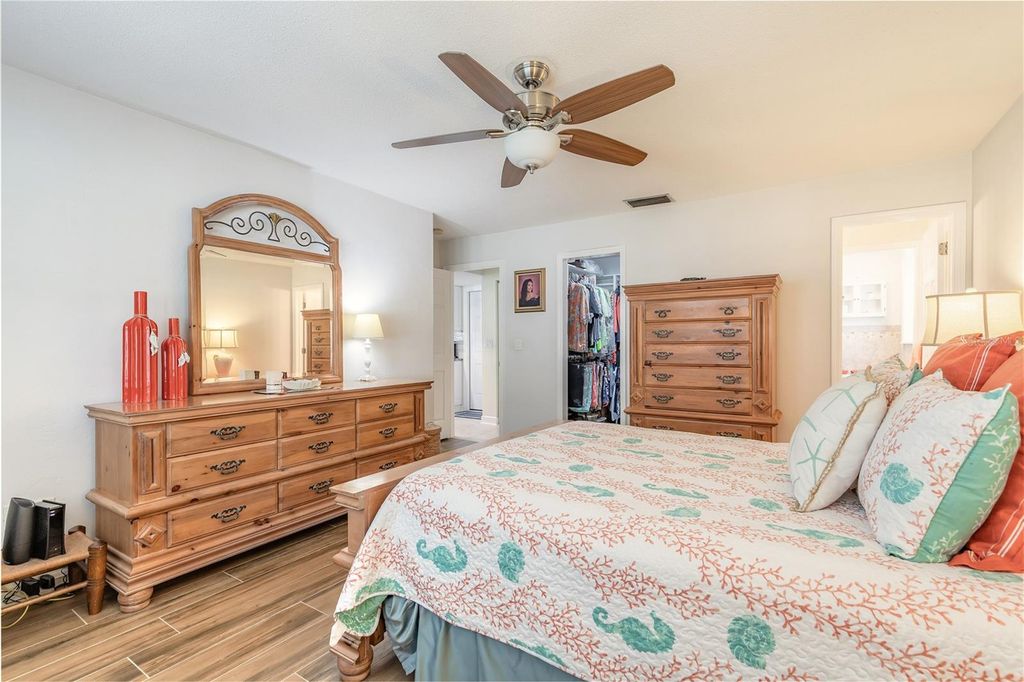 Image 27 of property listing at 977 SAND CREST DRIVE, Port Orange, FL 32127