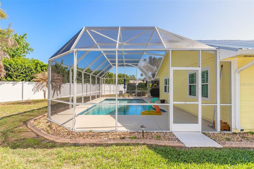 Image 40 of property listing at 977 SAND CREST DRIVE, Port Orange, FL 32127