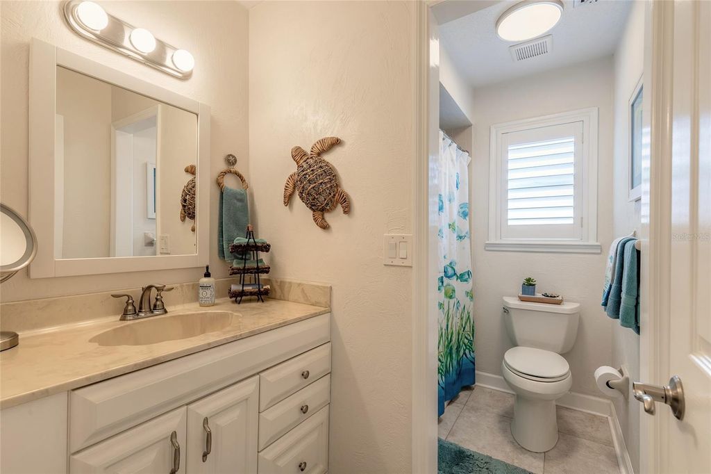 Image 6 of property listing at 977 SAND CREST DRIVE, Port Orange, FL 32127