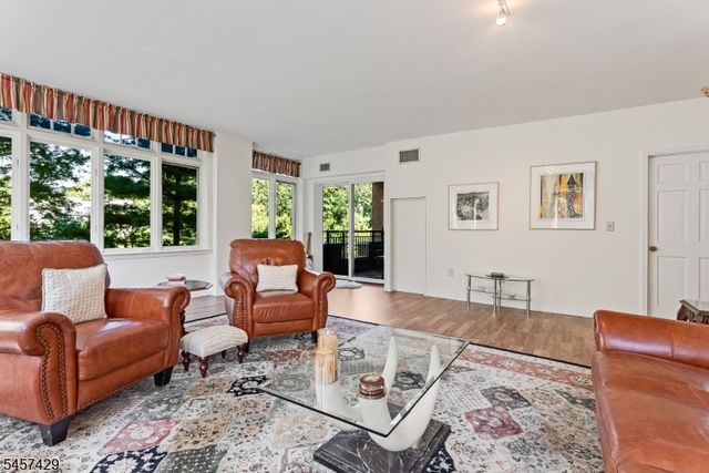 616 S Orange Ave, 4D D, Maplewood Twp., NJ 07040