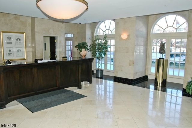 616 S Orange Ave, 4D D, Maplewood Twp., NJ 07040