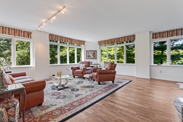 616 S Orange Ave, 4D D, Maplewood Twp., NJ 07040