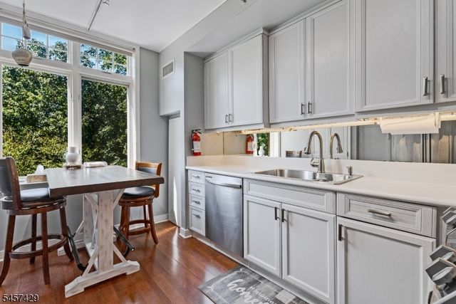 616 S Orange Ave, 4D D, Maplewood Twp., NJ 07040