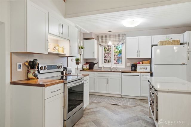 1918 Devon Drive, Moorefield Twp, OH 45503