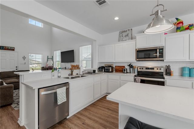 2805 Papa Bear Drive, College Station, TX 77845