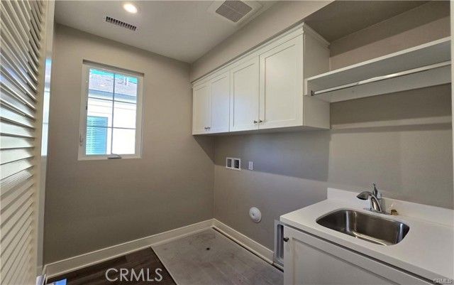 145 Winnett, Irvine, CA 92602