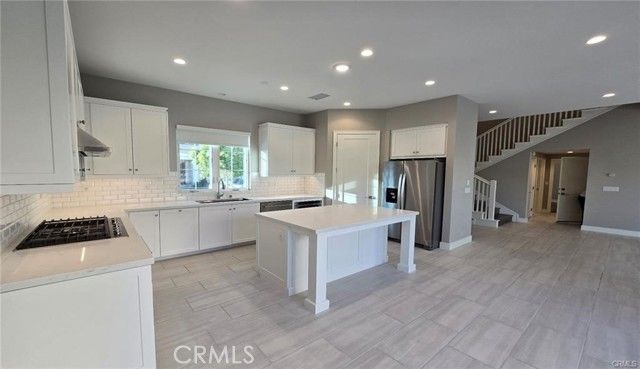 145 Winnett, Irvine, CA 92602