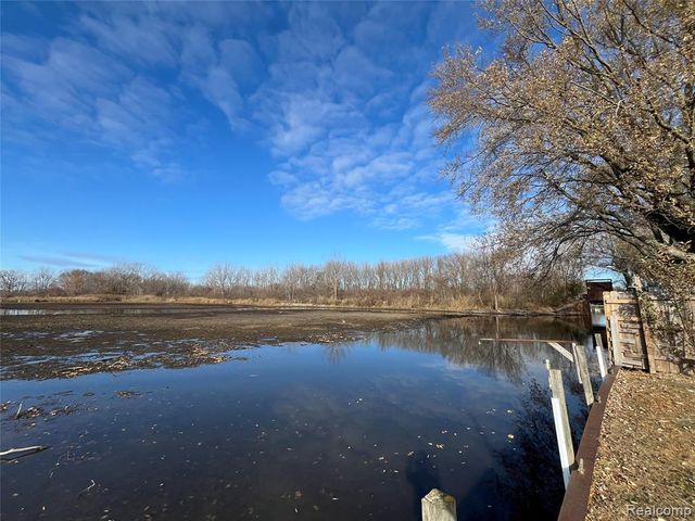 35754 Erie Drive, Brownstown, MI 48173