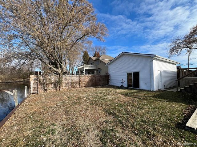 35754 Erie Drive, Brownstown, MI 48173