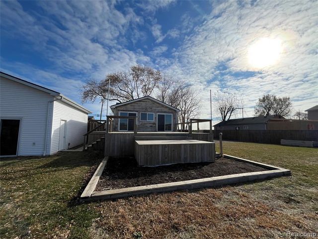 35754 Erie Drive, Brownstown, MI 48173