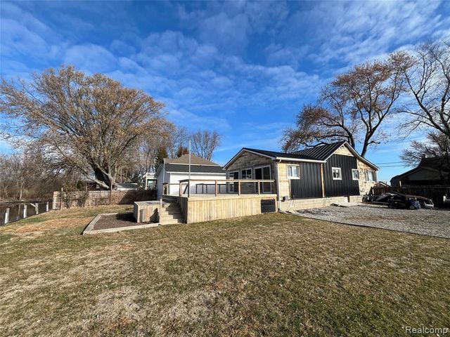 35754 Erie Drive, Brownstown, MI 48173