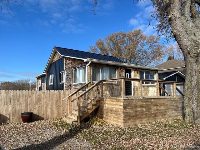 35754 Erie Drive, Brownstown, MI 48173