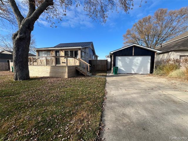 35754 Erie Drive, Brownstown, MI 48173