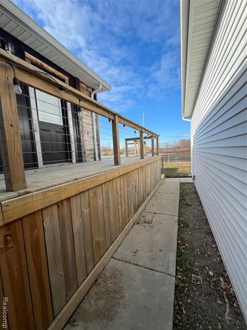 35754 Erie Drive, Brownstown, MI 48173