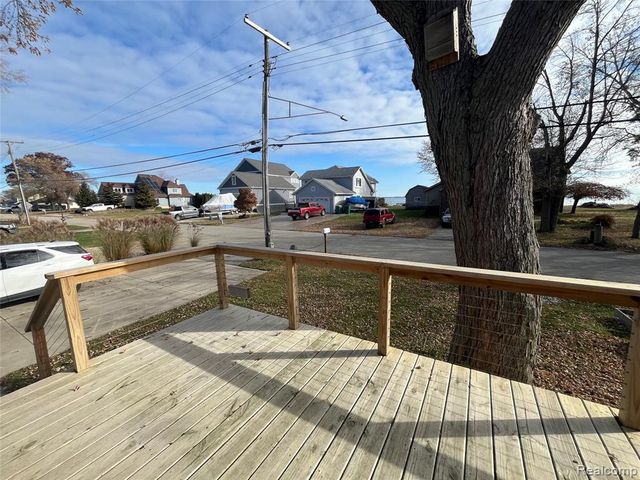 35754 Erie Drive, Brownstown, MI 48173