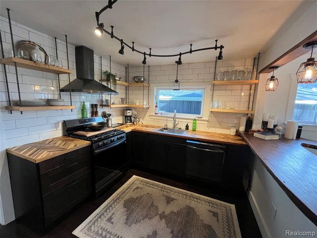 35754 Erie Drive, Brownstown, MI 48173