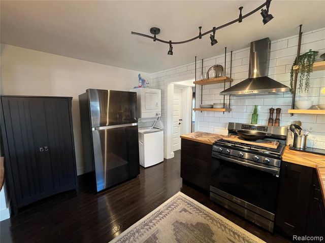 35754 Erie Drive, Brownstown, MI 48173