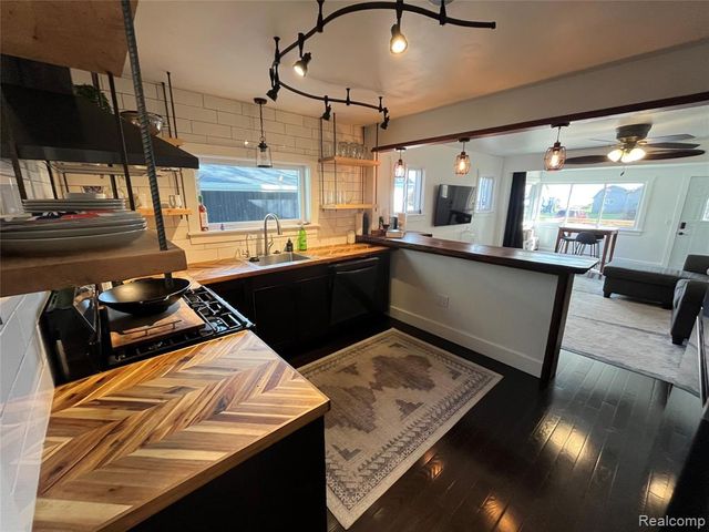 35754 Erie Drive, Brownstown, MI 48173