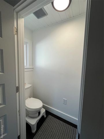 35754 Erie Drive, Brownstown, MI 48173