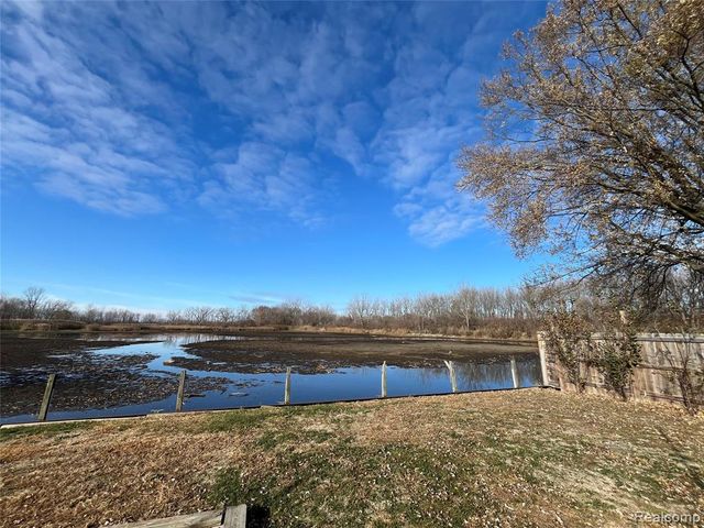 35754 Erie Drive, Brownstown, MI 48173