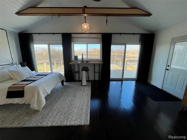 35754 Erie Drive, Brownstown, MI 48173