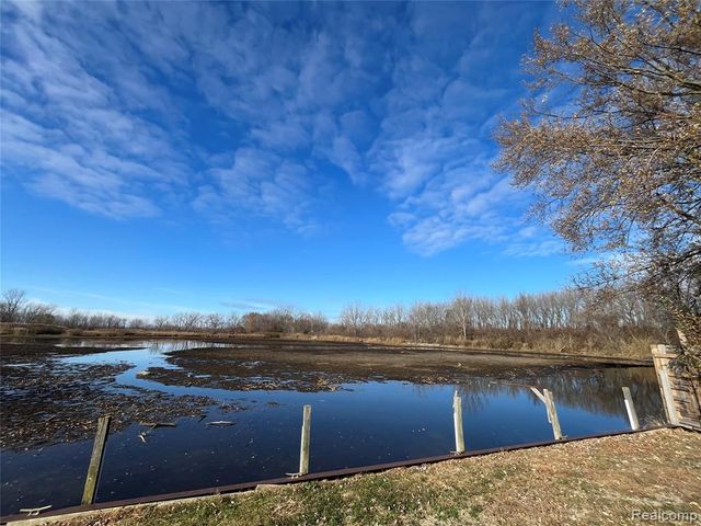 35754 Erie Drive, Brownstown, MI 48173