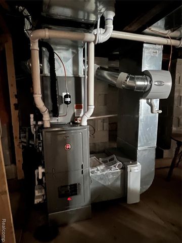 35754 Erie Drive, Brownstown, MI 48173