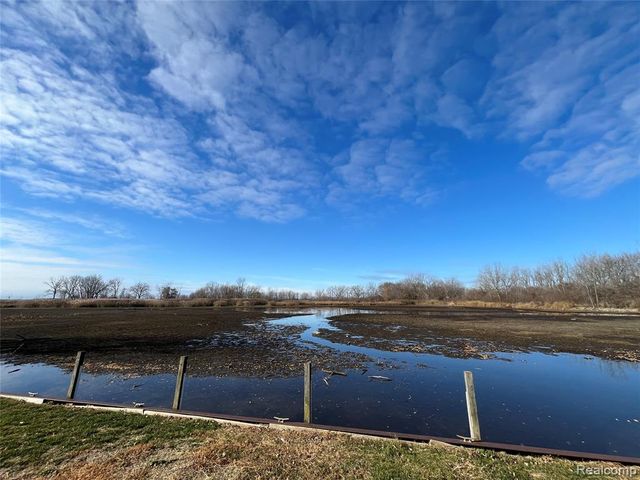 35754 Erie Drive, Brownstown, MI 48173