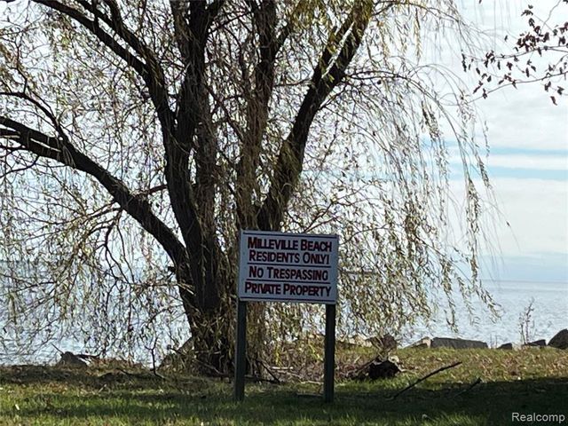 35754 Erie Drive, Brownstown, MI 48173