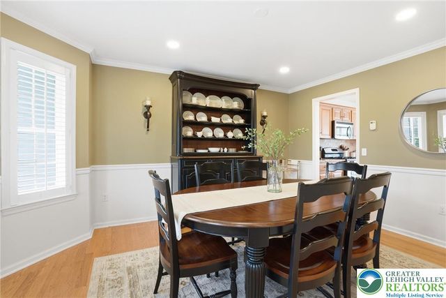 206 Cherry Court, Bushkill Twp, PA 18064