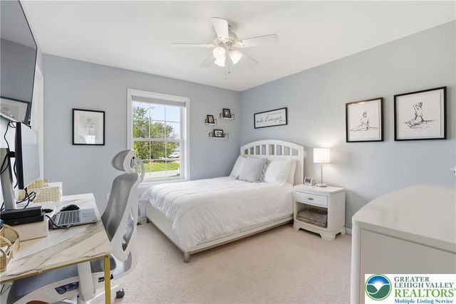 206 Cherry Court, Bushkill Twp, PA 18064