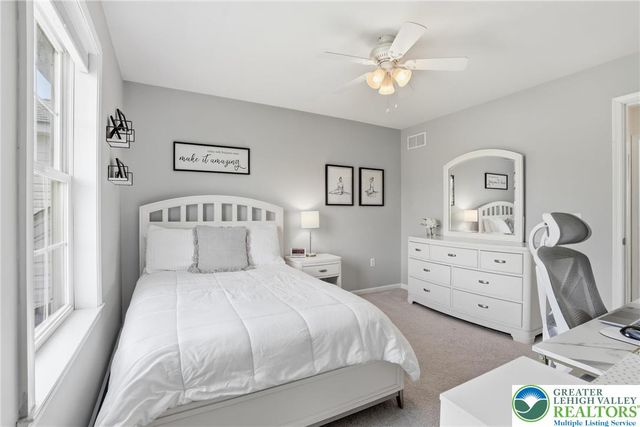 206 Cherry Court, Bushkill Twp, PA 18064