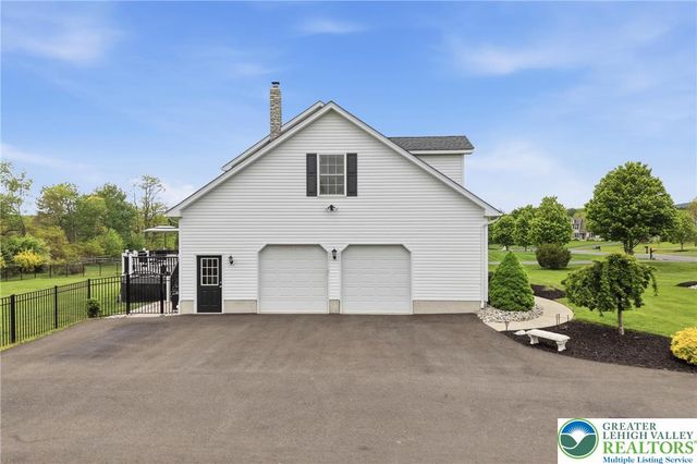 206 Cherry Court, Bushkill Twp, PA 18064