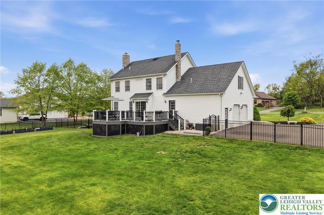 206 Cherry Court, Bushkill Twp, PA 18064