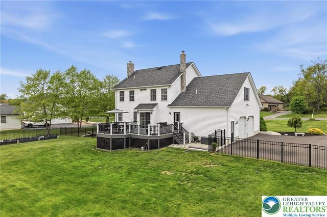 206 Cherry Court, Bushkill Twp, PA 18064