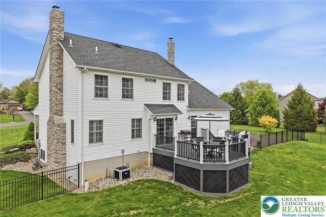 206 Cherry Court, Bushkill Twp, PA 18064