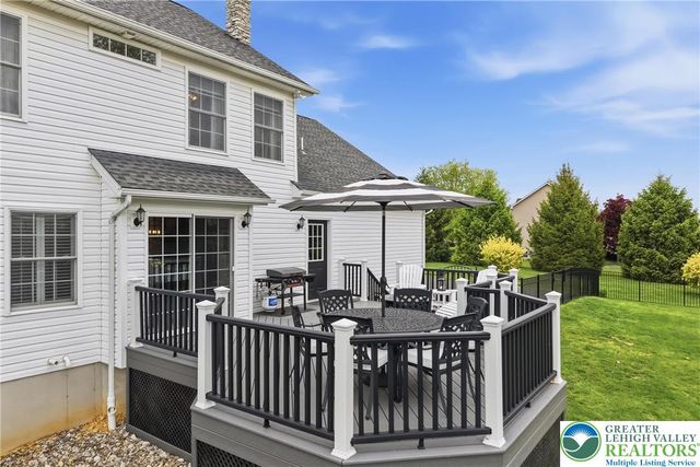 206 Cherry Court, Bushkill Twp, PA 18064