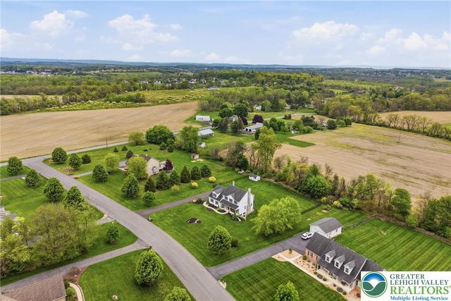 206 Cherry Court, Bushkill Twp, PA 18064