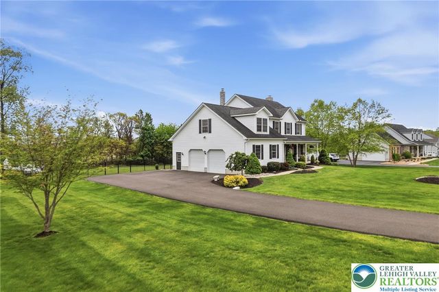 206 Cherry Court, Bushkill Twp, PA 18064