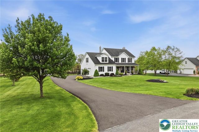 206 Cherry Court, Bushkill Twp, PA 18064