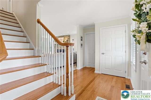 206 Cherry Court, Bushkill Twp, PA 18064