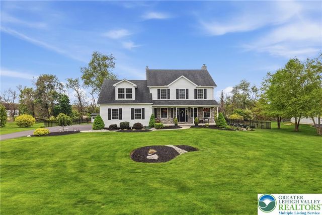 206 Cherry Court, Bushkill Twp, PA 18064