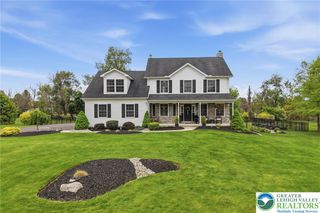 206 Cherry Court, Bushkill Twp, PA 18064