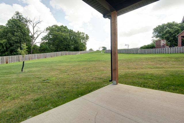 1539 W Gaslight Drive, Springfield, MO 65810