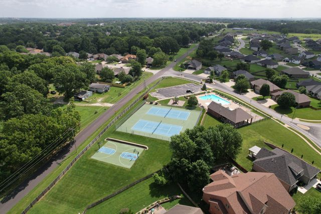 1539 W Gaslight Drive, Springfield, MO 65810