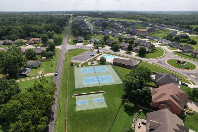 1539 W Gaslight Drive, Springfield, MO 65810