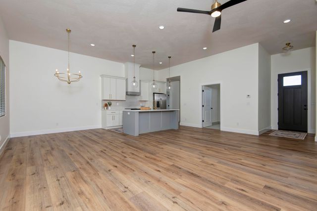 1539 W Gaslight Drive, Springfield, MO 65810